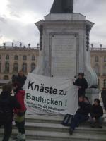 „Knäste zu Baulücken“ – Kundgebung auf dem Place Stanislas in Nancy