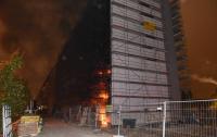 Feuer auf Baustelle in Berlin-Mitte Foto: spreepicture