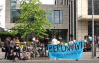 Auch in Berlin versammelten sich Aktivist_innen für den Erhalt des IVI