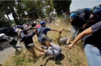 Rom, 17. Juni 2015, Stadtteil La Storta, römische Faschisten und Rassisten liefern sich eine Schlägerei mit der Polizei IX