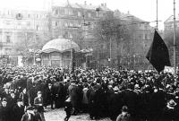 Demonstration von ArbeiterInnen 1918 in Mannheim-Neckarstadt