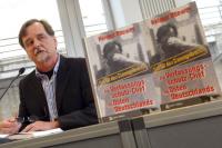 Helmut Roewer und sein Buch "Nur für den Dienstgebrauch"