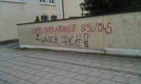 Das Graffito, welches in den letzten Tagen von den Faschos "verziert" wurde.