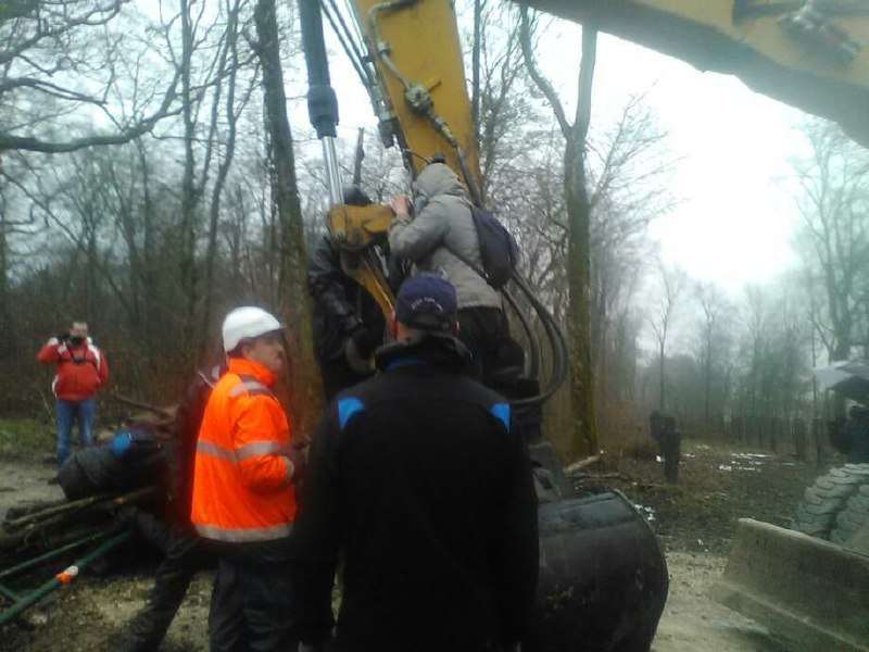 Blockade von Baufahrzeugen am 30.01.2017 im Bois Lejuc