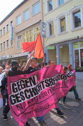 Spontandemo in der Fußgängerzone: