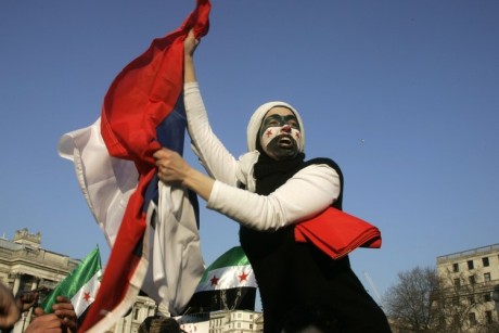 Syrien-Krise - Anti-Assad-Demo vor der syrischen Botschaft in London