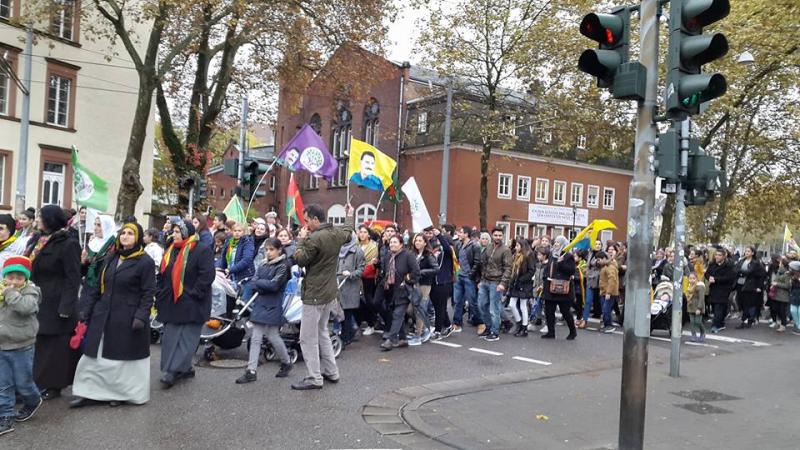 Anlass der Demo war die Verhaftung zahlreicher HDP-Abgeordneten am Vortag.Foto: KGZSB e.V