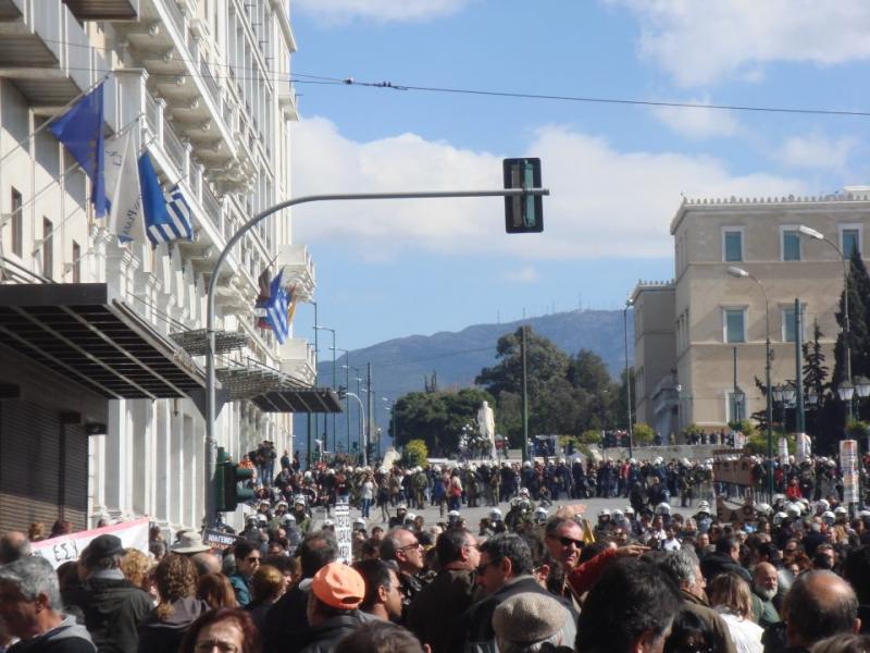 Bullen am Syntagma