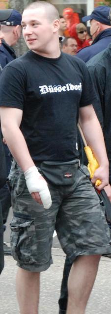 12.06.2010 Venlo mit Fingerverletzung durch Glasflasche*