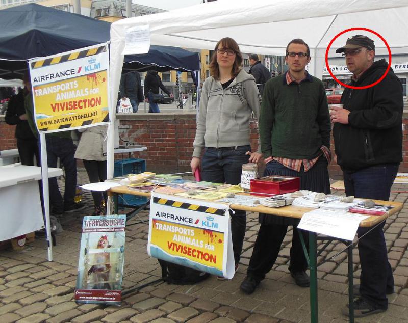 Ralf Gross in Aktion, Infostand auf dem Vegan Spring in Hannover