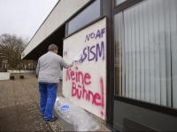 Vandalismus am Bürgerhaus Finthen vor der AfD-Veranstaltung. Foto: Sascha Kopp