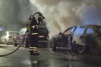 Dieses Fahrzeug wurde durch die Flammen zerstört