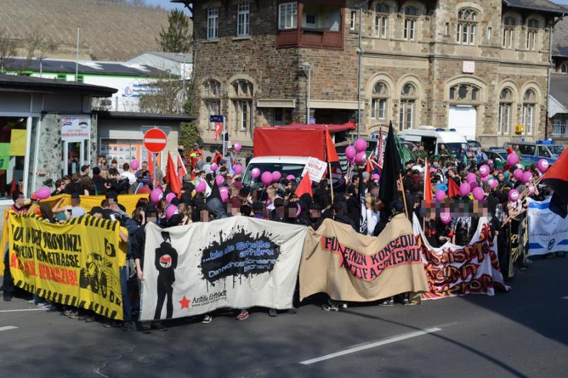 Demo gegen das "Braune Haus"