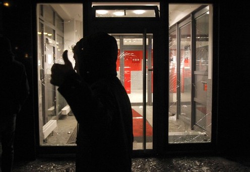 Weg war das Glas. Und wie teuer ist das nun? Foto: reuters, Tobais Schwarz