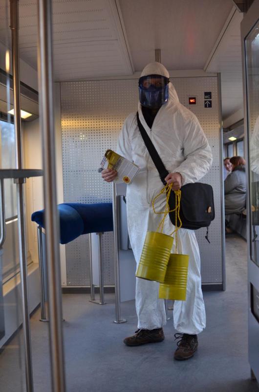 Aktionstag gegen Urantransporte, Strahlenschutz, Flyerverteilung