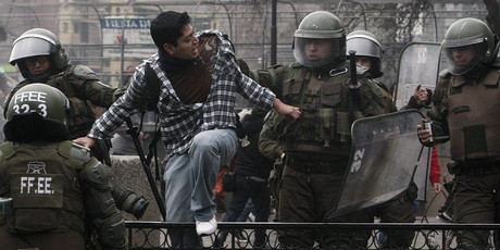 Santiago: 102 Demonstranten festgenommen