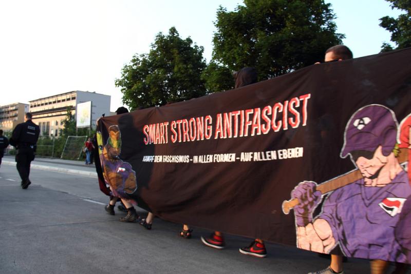 Antifa-Demo durch Hellersdorf