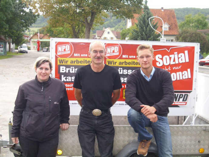 NPD -Aktivisten bei der "Werbefahrt" im Main Tauber Kreis am 15.09.2012