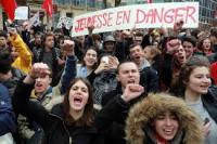 Die Verwandlung einer trauernden Jugend in eine kämpfende Jugend / Frankreich