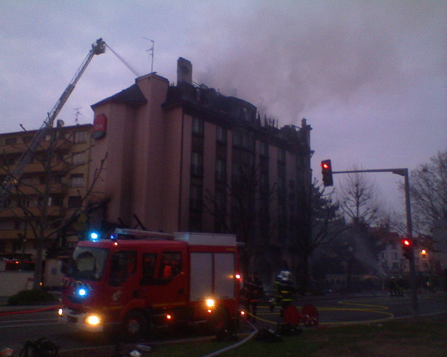 das Hotel am Abend 