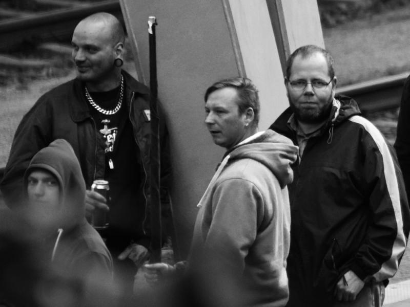 16.04.2016, Nach Angriff am Lübecker Hbf: Patrick Schulz zusammen mit Jörn Lemke (rechts)