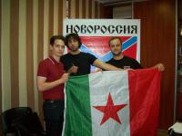 Orazio Maria Gnerre (ganz links) und Pawel Gubarew (ganz rechts), Donezk, Juni 2014