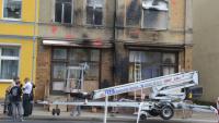 Der Farbanschlag auf das Haus in der Mozartstraße soll mit einem Feuerlöscher und Wurfgeschossen verübt worden sein. 
