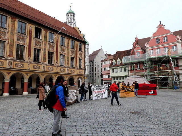 Kundgebung in Innenstadt (flickr.com/fromoutback2)