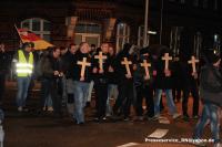 Gedenkaktion für Horst Wessel am 23. Februar 2016 in Rathenow auf der Demonstration des „Bürgerbündnis“ – Patrick Danz mit Holzkreuz ist mit dabei