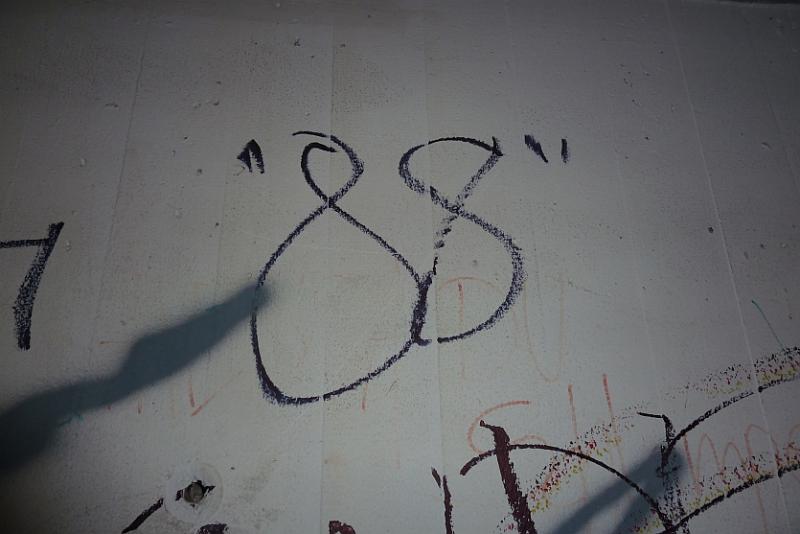 Neo-Nazi-Symbol. Unter Neo-Nazis steht 88 für HH wie "Heil Hitler" (H ist der achte Buchstabe im Alfabet). 