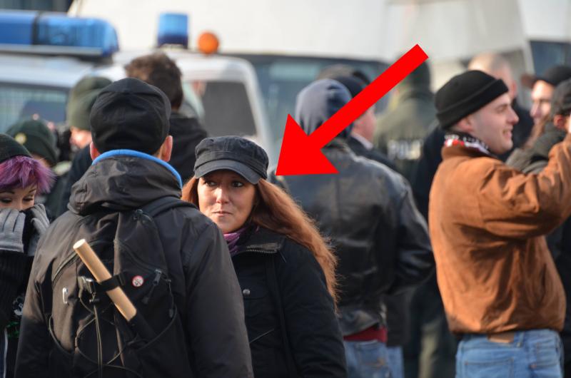 Nadine Tigges (Essen)auf Nazi-Demo in Soest, 11.02