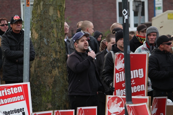 Foto Antifa Z - 5 - NPD-Kundgebung in Essen am 27.11.2010