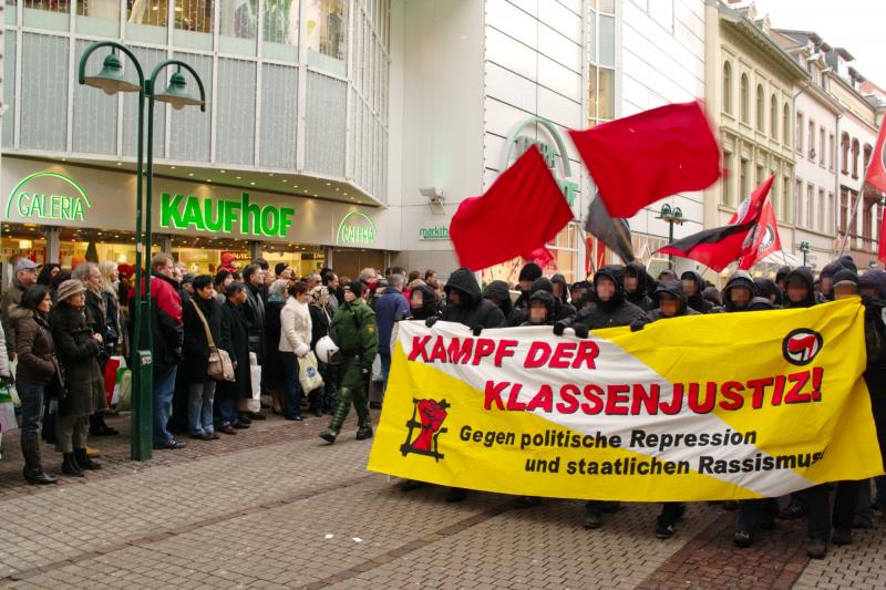 Klassenkampf vor Kaufhof