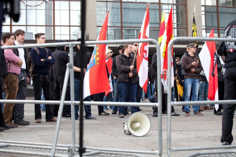 Axel Ziemann als Teilnehmer einer Neonazi-Veranstaltung in Heidelberg [2. von links]