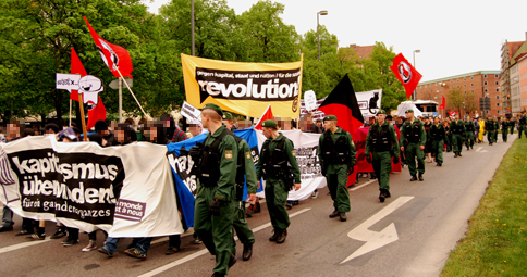 Antikapitalistische Abenddemo am 30.4. im Vorjahr