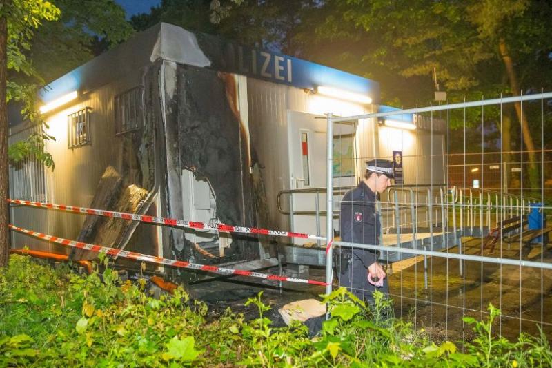 Da der Container in der Nacht nicht besetzt war, wurden keine Beamten verletzt