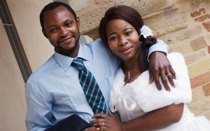Emmanuel Chidi Namdi und seine Frau Chimiary bei ihrer Hochzeit in Fermo