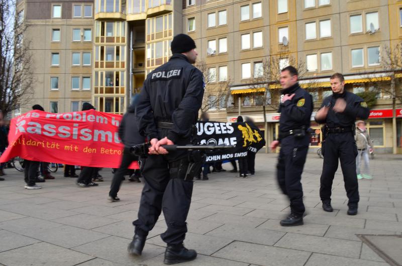 Endpunkt: Kraftvolle Spontandemonstration zur Situation von Geflüchteten durch Dresdner Innenstadt am 08.02.2014