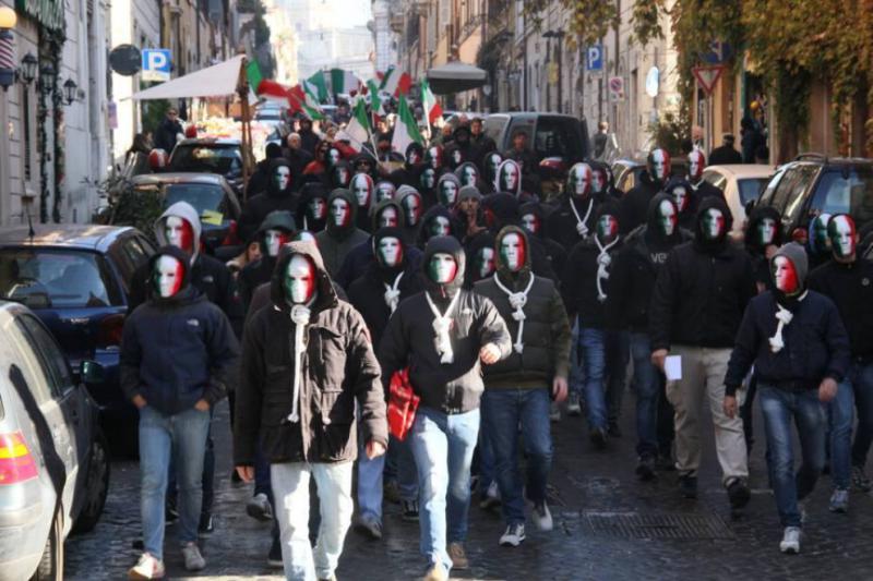 CasaPound Italia, 14.12.2013 - Aktion am Sitz der EU-Komission in Rom