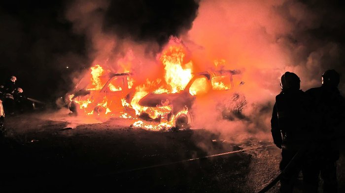  Brandanschlag auf 15 Polizeiautos – über 600 000 Euro schaden (1)