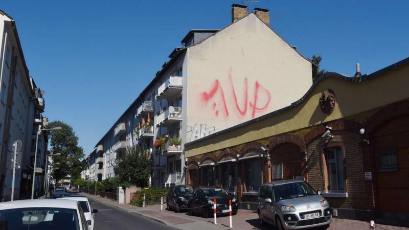  Schmierereien an der Grünestraße im Ostend