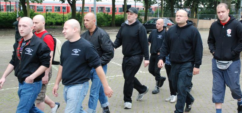 244 - Venlo 12.6.2010, NVU -- Skinheadfront Do-Dorstfeld -