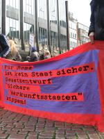 [Bremen] 150 gegen die geplante Änderung des Asylrechts 2
