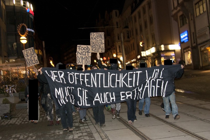 Antimilitaristische Spontandemonstration 1