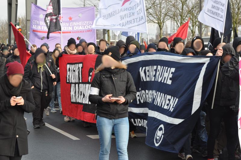 Am Demonstrationsrand wurden über 1200 Flyer verteilt