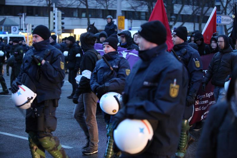 Verstoß gegen das Versammlungsrecht - Behinderung einer Demonstration