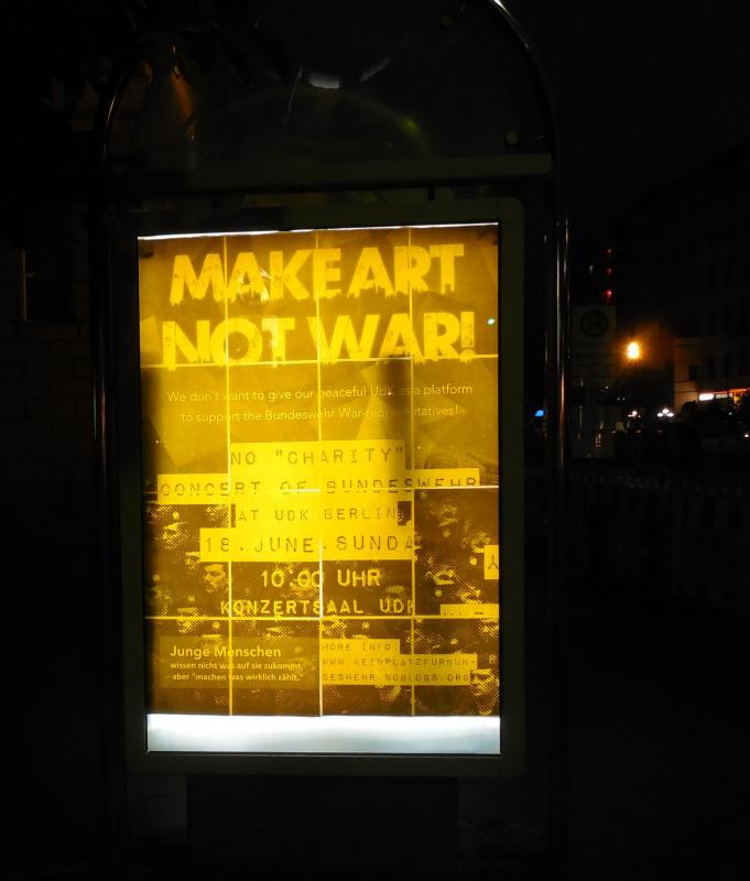 Werbung gegen Militär-Konzert 2