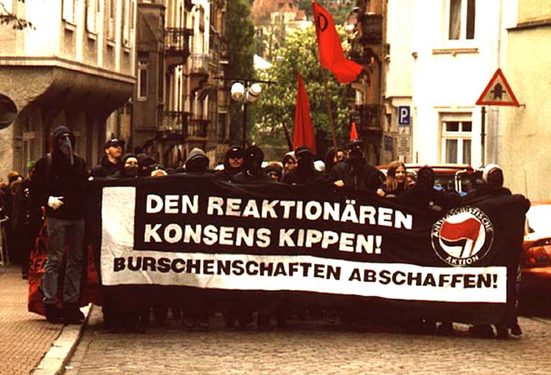 Die Demo 1997 markierte den Auftakt: Seit diesem Jahr wird der 30. April mit link(sradikal)en Inhalten gefüllt