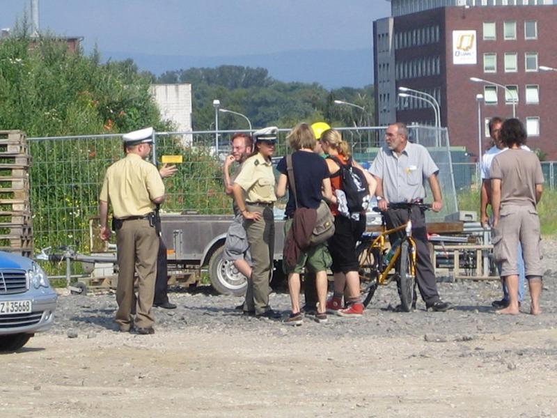 Langsam wird's den übermotivierten Cops zu bunt