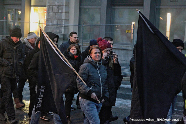 bähren Karlsruhe-Flagge in Dresden